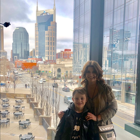 Meet your Posher, Rebecca Posh Ambassador - Picture 2 of 4